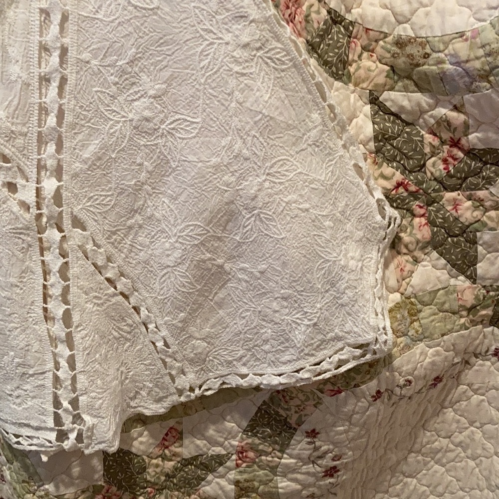 Kimono cover lace and cut work. Cotton no tags - Picture 3 of 4